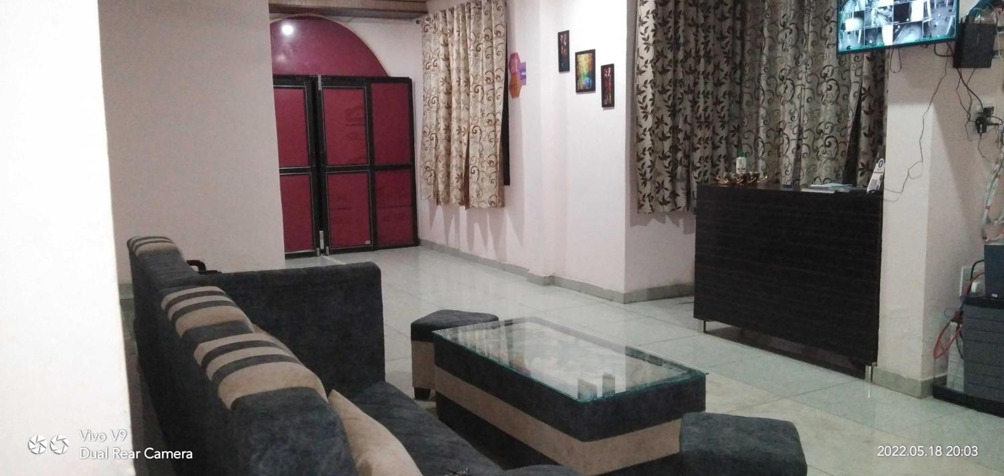 Hotel O Mohani Inn And Banquet كاوساني المظهر الخارجي الصورة