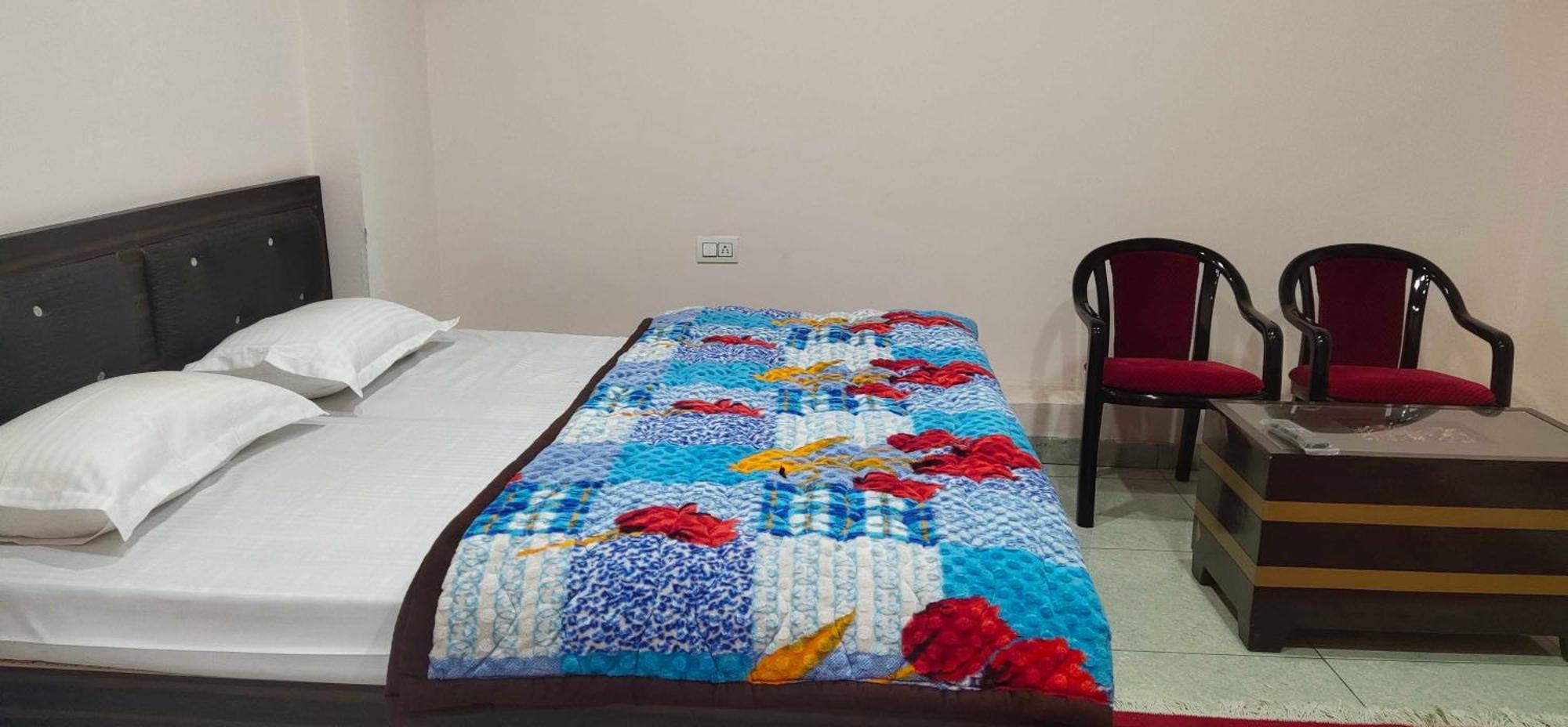 Hotel O Mohani Inn And Banquet كاوساني المظهر الخارجي الصورة